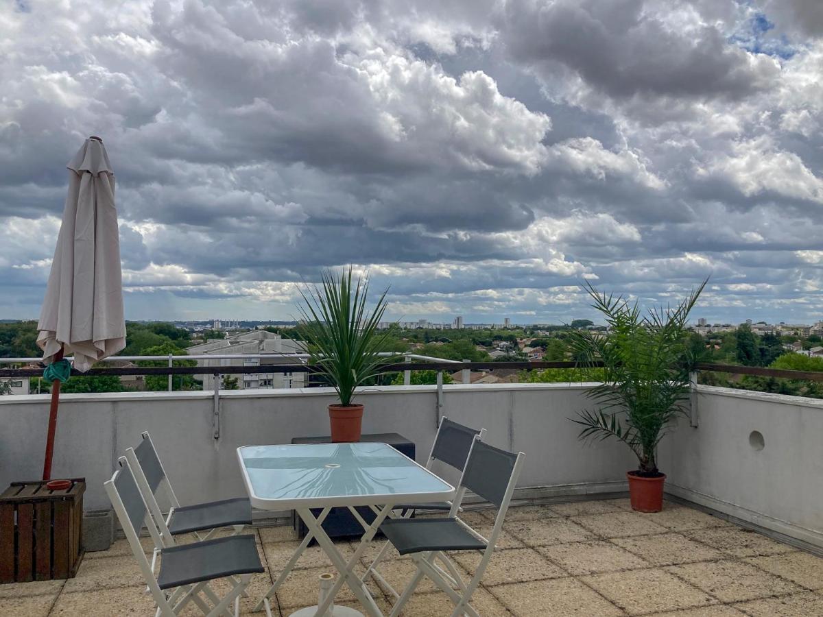 Proche Bordeaux Appartement 75 M2 Rooftop Bruges Buitenkant foto
